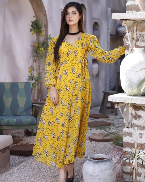 Designed in a captivating Arabic style to exude timeless beauty and grace