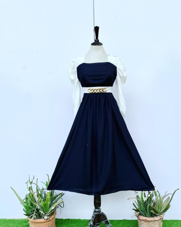 vip quality designer wear with chain belt.. - Image 2